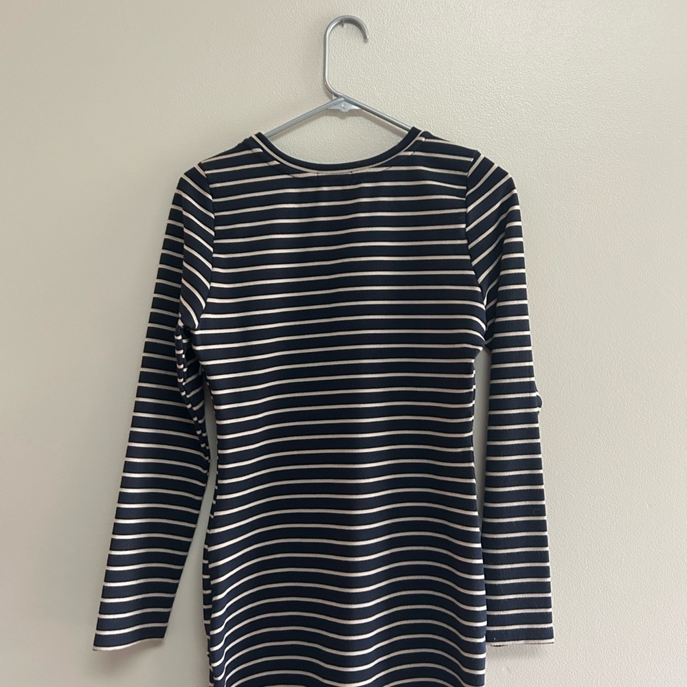 Iris Brand was Long Sleeve Dress - Picture 2 of 4